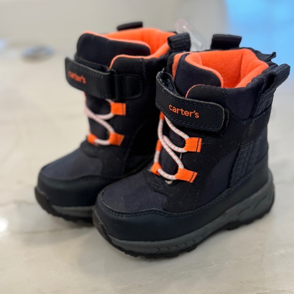 Carter’s 6T Boots NWT - Picture 2 of 5
